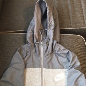 Nike men’s light weight full zip jacket